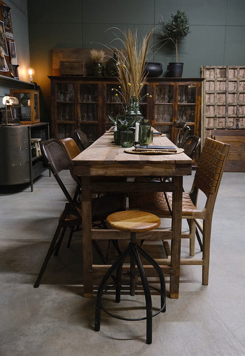 Trademark Living Drehhocker aus Eisen mit Holzsitz im Industrial Style